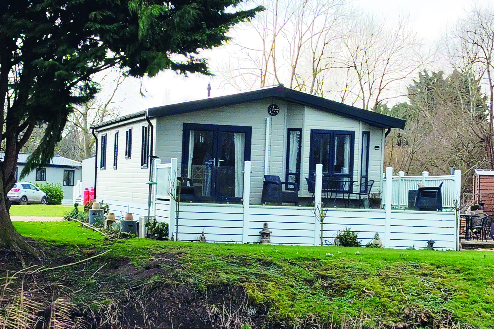 Atlas Lilac Lodge
