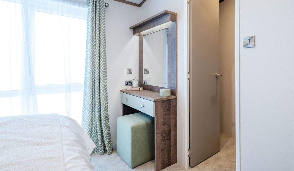 Plot-18-Regal-Harlington-Lodge-40-x-20,-2025-model-NEW-10