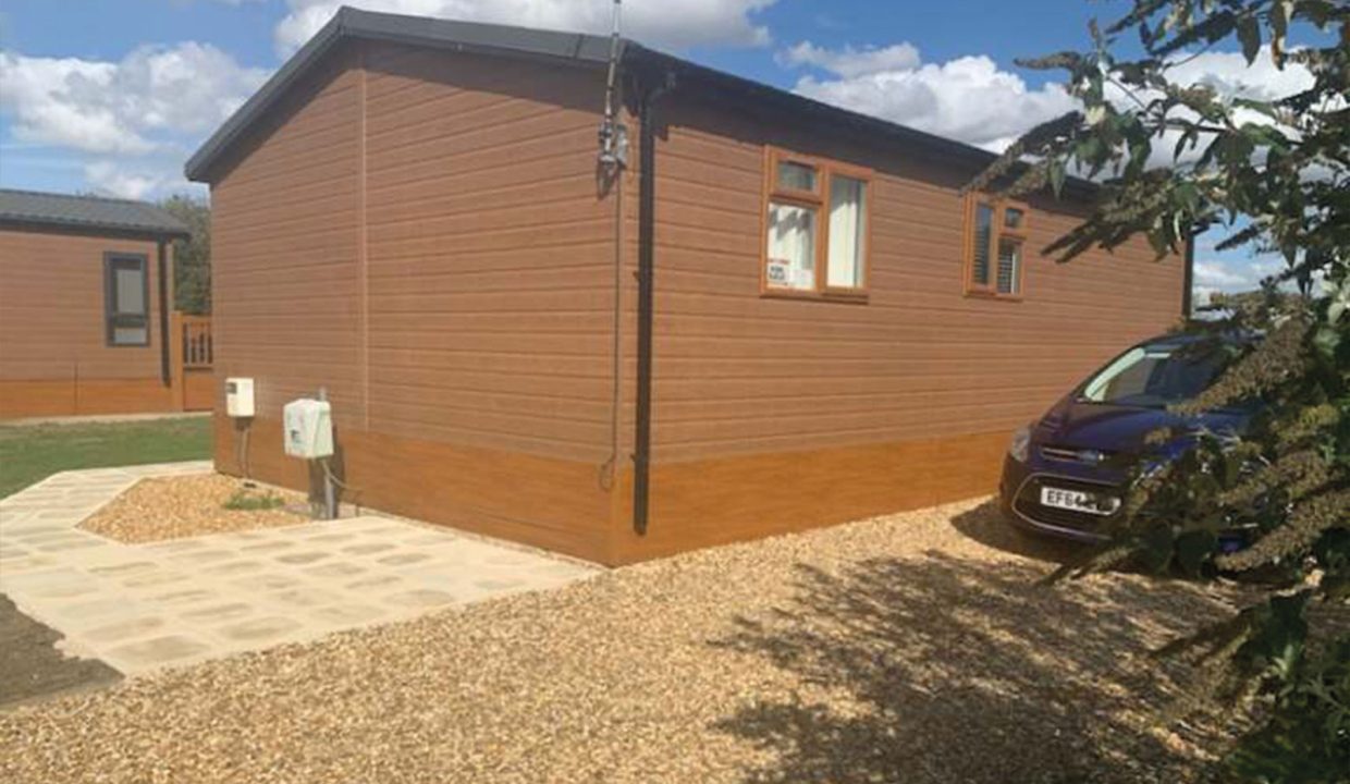 Plot-4-Stacey-Twin-Lodge-32x20-outside-2