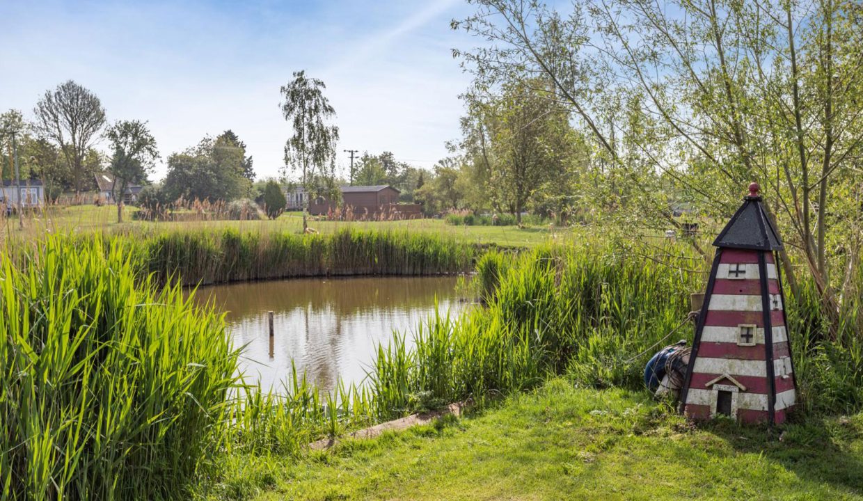 Rental---Tench-Lodge-15