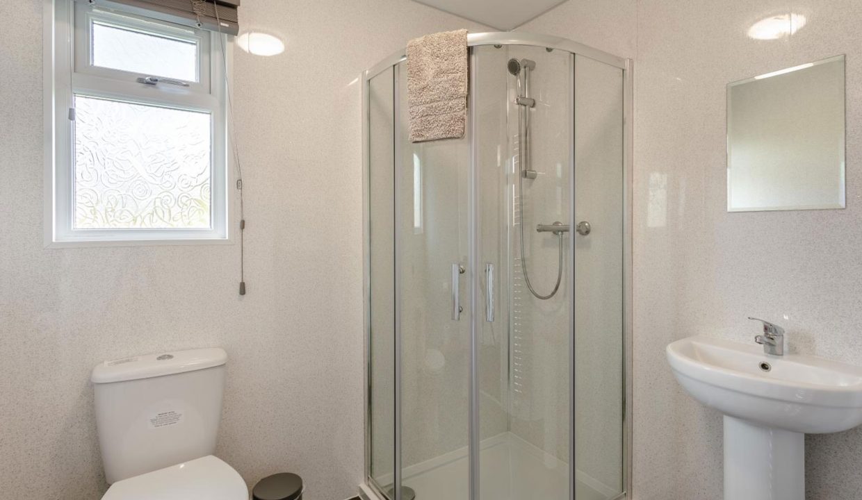 Rental---Tench-Lodge-19