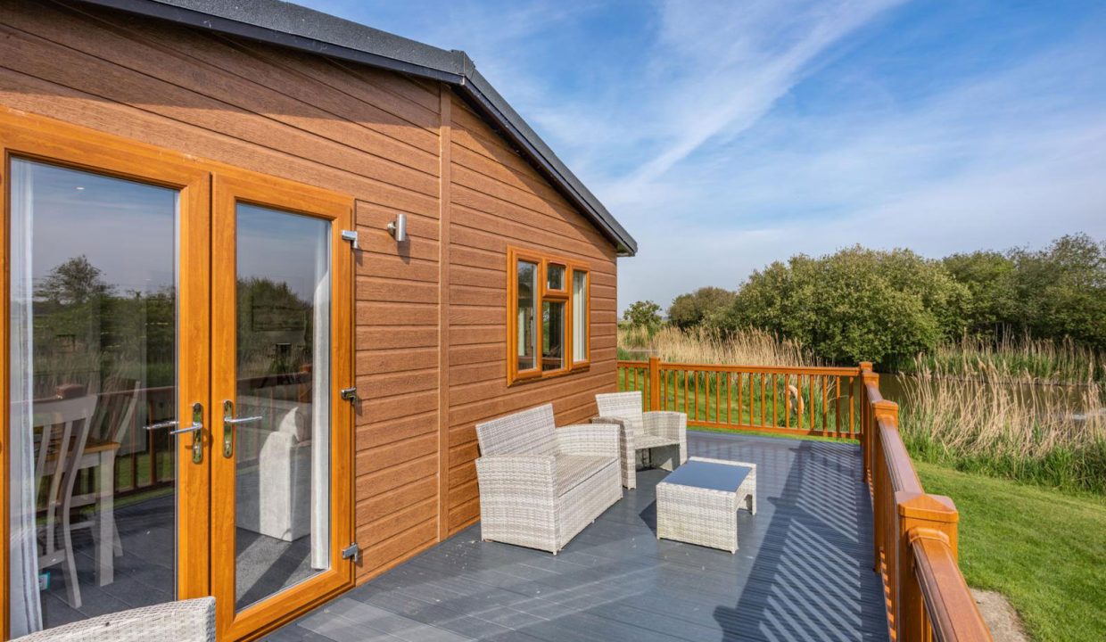 Rental---Tench-Lodge-2