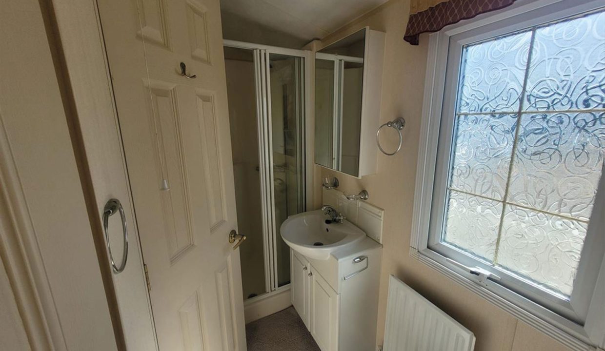 Plot-8---Willerby-Granada-36x12-preowned-1