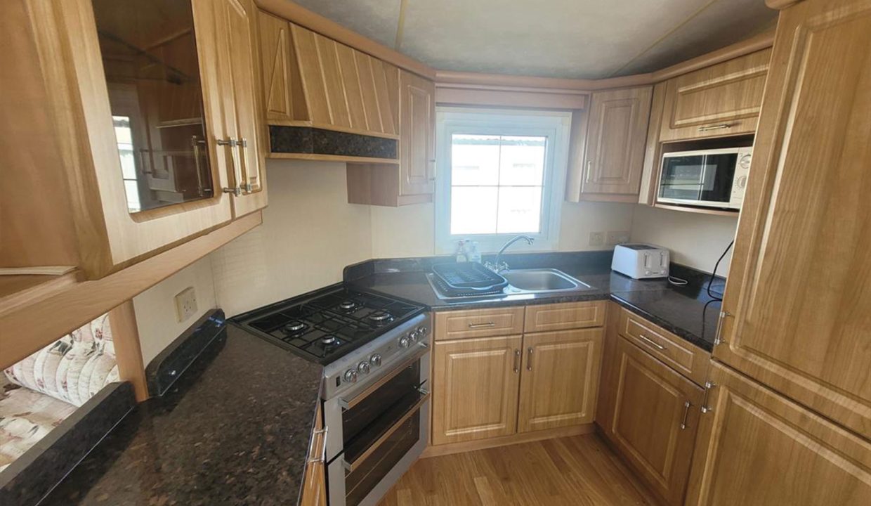 Plot-8---Willerby-Granada-36x12-preowned-7